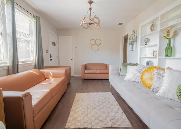 Сasa de vacaciones Cozy 3bd House Near Stadiums, Downtown King Bd *