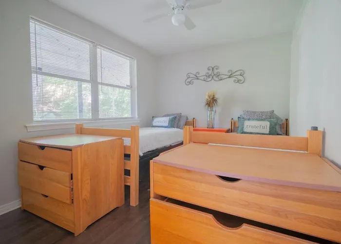 Сasa de vacaciones Cozy 3bd House Near Stadiums, Downtown King Bd *