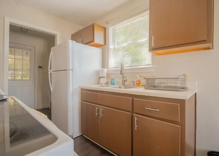 Cozy 3bd House Near Stadiums, Downtown King Bd Tallahassee